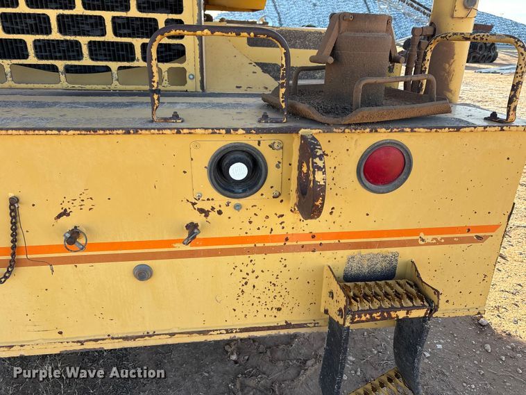 image for item EF6323 1998 Grove RT522B crane