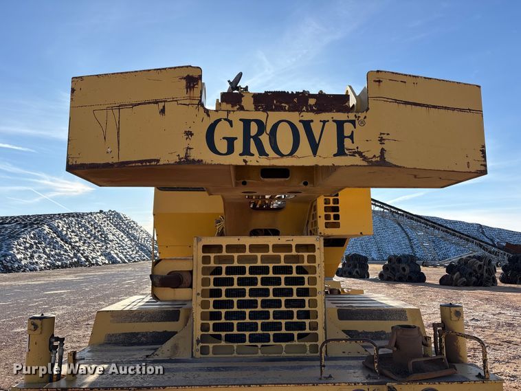 image for item EF6323 1998 Grove RT522B crane