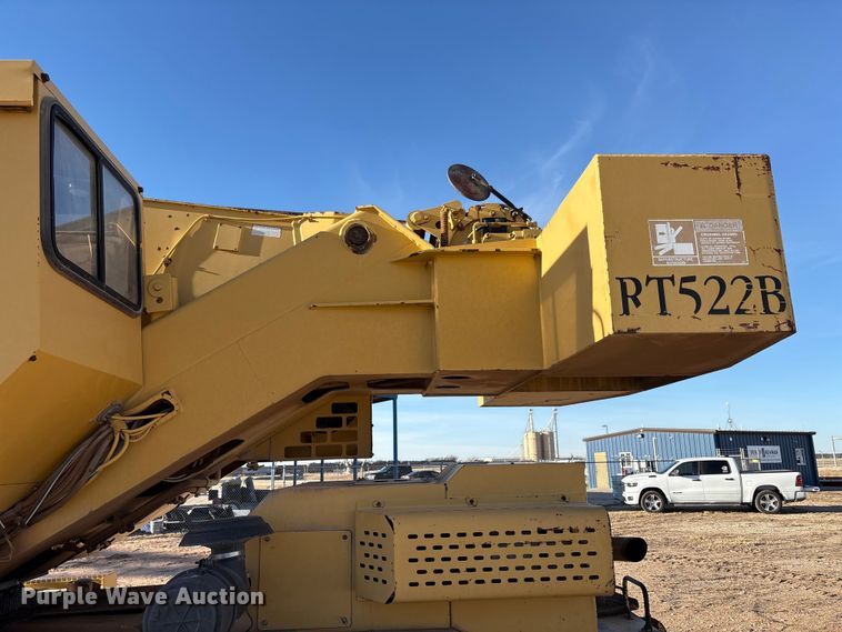 image for item EF6323 1998 Grove RT522B crane