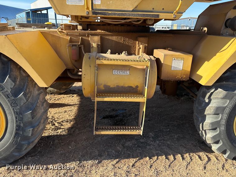 image for item EF6323 1998 Grove RT522B crane