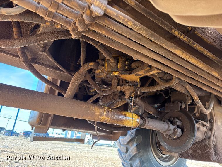 image for item EF6323 1998 Grove RT522B crane