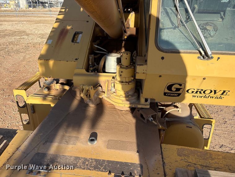 image for item EF6323 1998 Grove RT522B crane