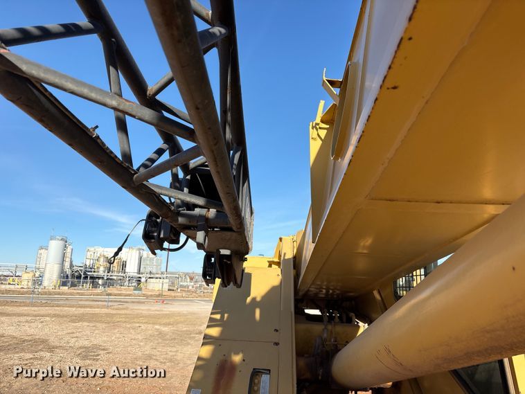 image for item EF6323 1998 Grove RT522B crane