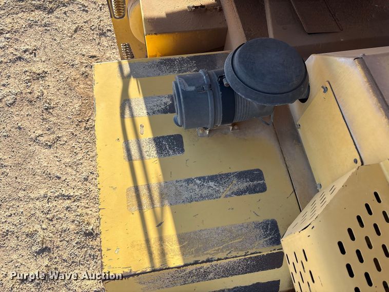 image for item EF6323 1998 Grove RT522B crane