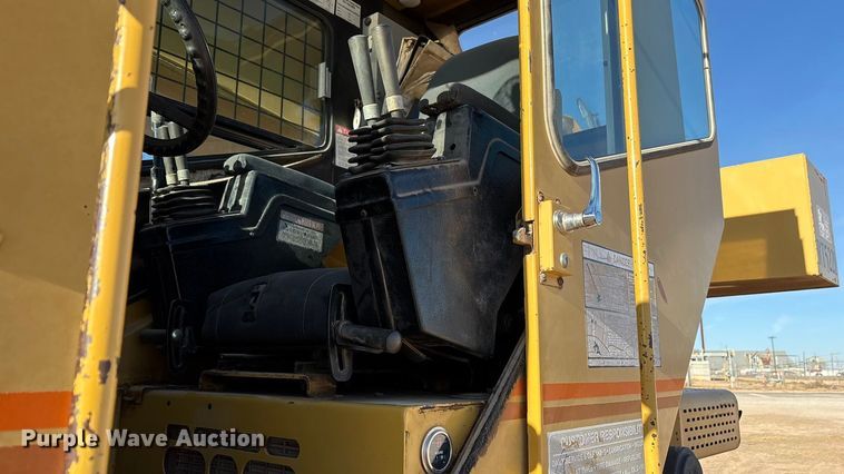 image for item EF6323 1998 Grove RT522B crane