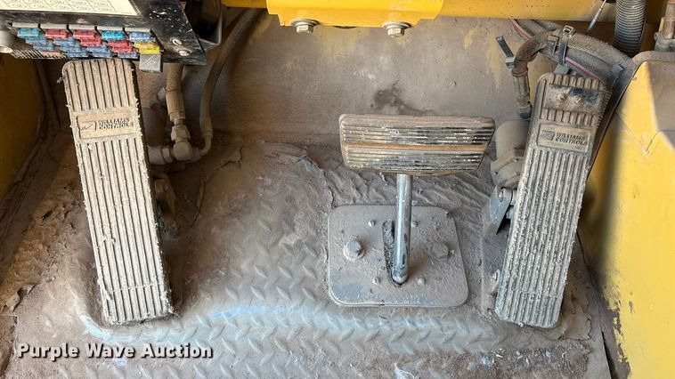 image for item EF6323 1998 Grove RT522B crane