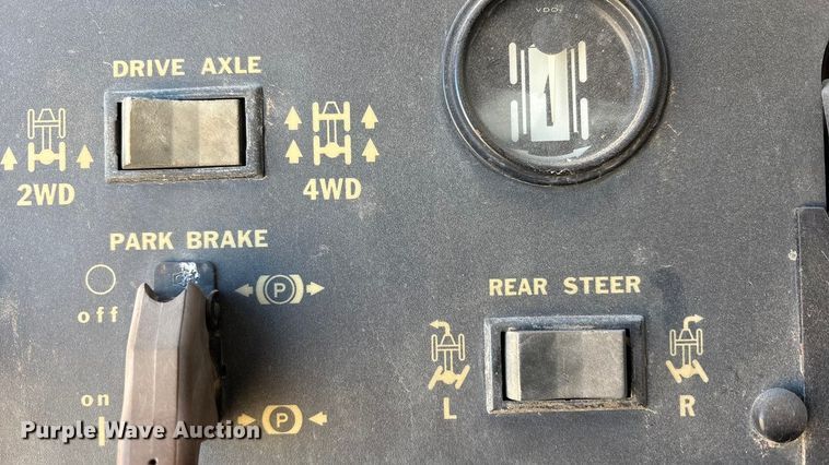 image for item EF6323 1998 Grove RT522B crane