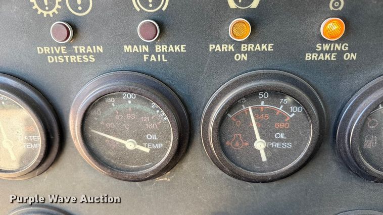 image for item EF6323 1998 Grove RT522B crane