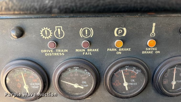 image for item EF6323 1998 Grove RT522B crane