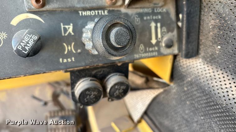 image for item EF6323 1998 Grove RT522B crane