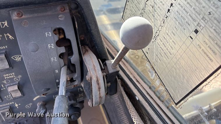 image for item EF6323 1998 Grove RT522B crane