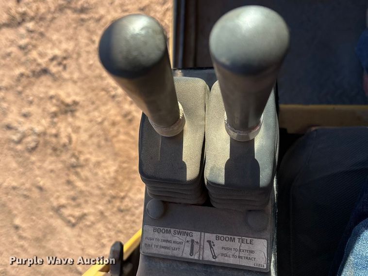 image for item EF6323 1998 Grove RT522B crane