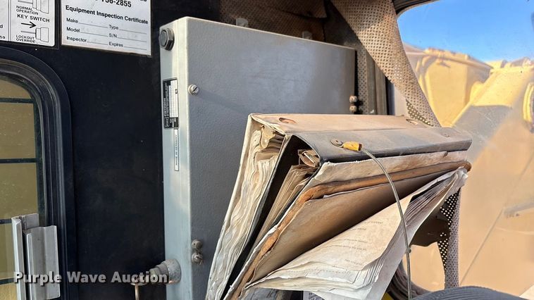 image for item EF6323 1998 Grove RT522B crane