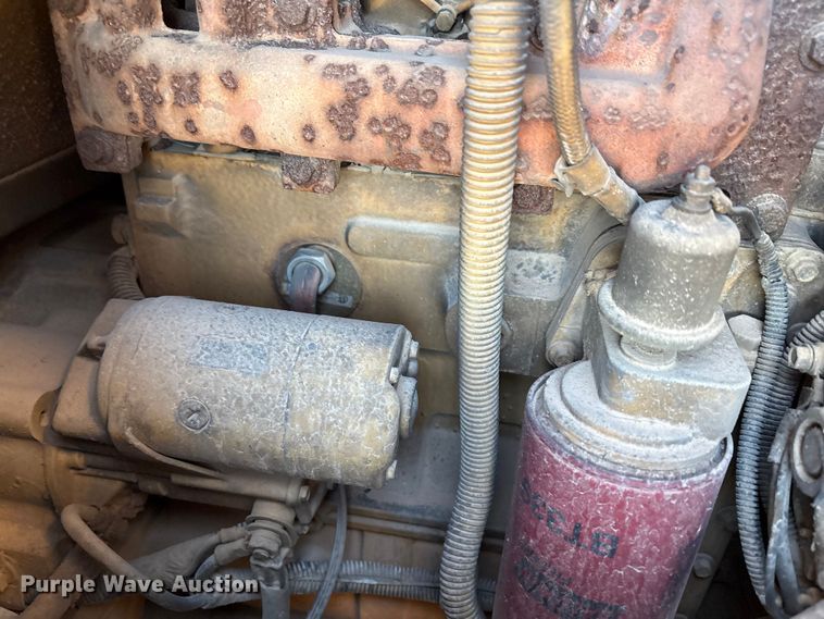 image for item EF6323 1998 Grove RT522B crane