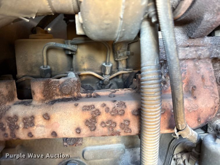 image for item EF6323 1998 Grove RT522B crane