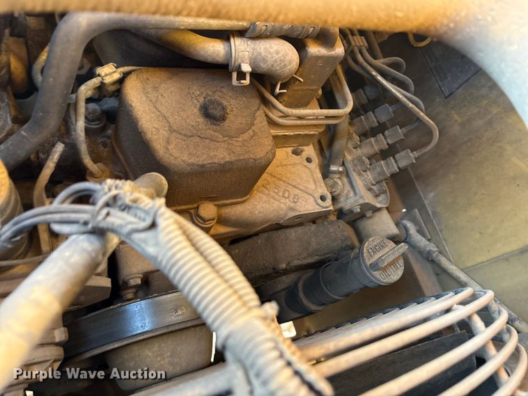 image for item EF6323 1998 Grove RT522B crane