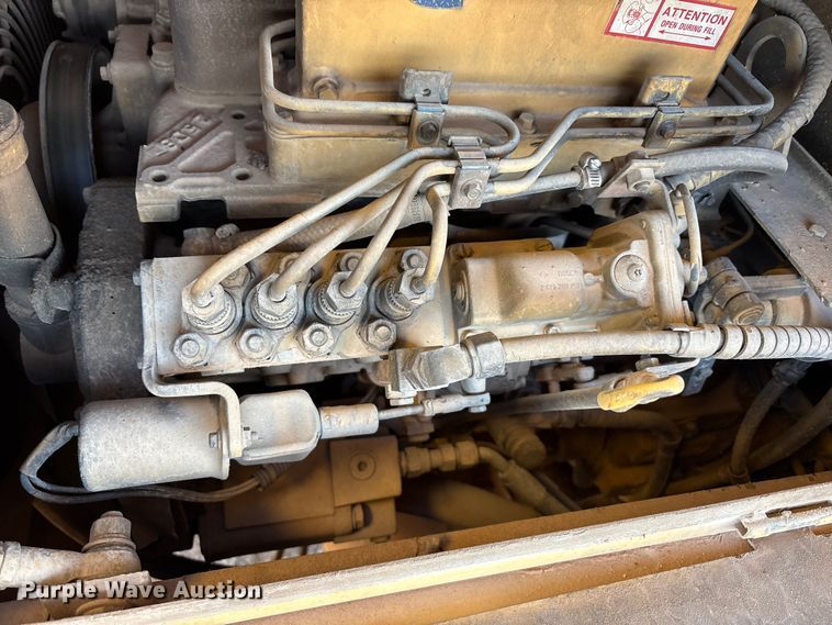 image for item EF6323 1998 Grove RT522B crane