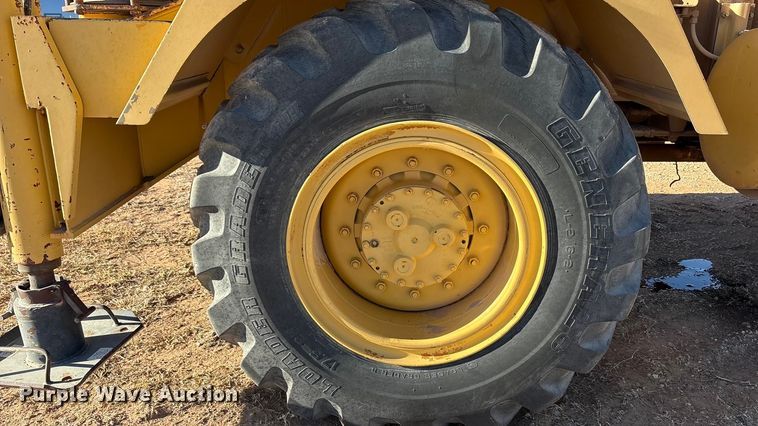 image for item EF6323 1998 Grove RT522B crane