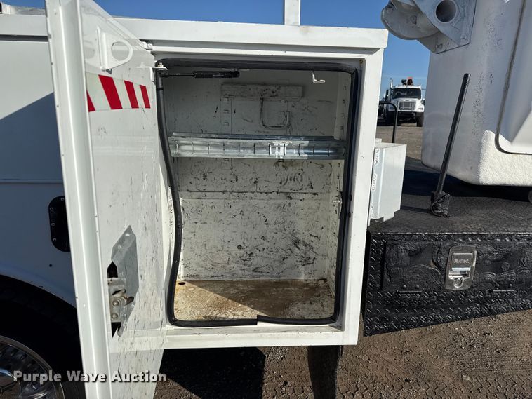 image for item EG1754 2011 Ford F450 Super Duty bucket truck