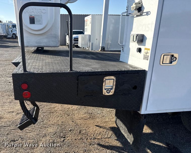 image for item EG1754 2011 Ford F450 Super Duty bucket truck