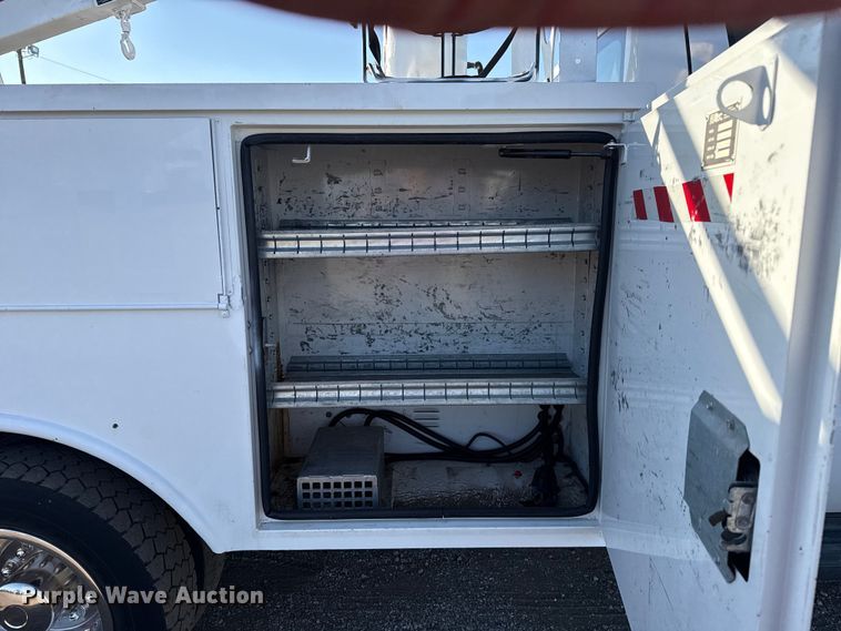 image for item EG1754 2011 Ford F450 Super Duty bucket truck