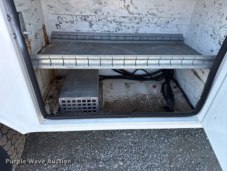 image for item EG1754 2011 Ford F450 Super Duty bucket truck