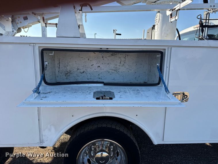 image for item EG1754 2011 Ford F450 Super Duty bucket truck