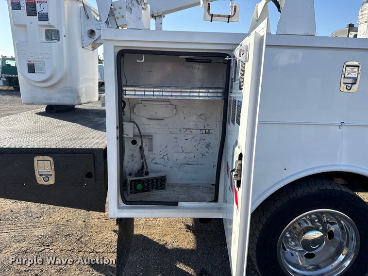 image for item EG1754 2011 Ford F450 Super Duty bucket truck