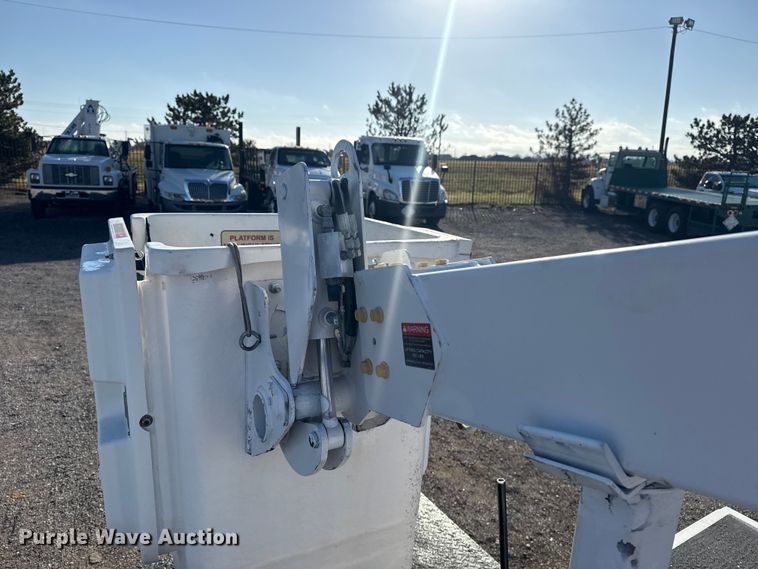 image for item EG1754 2011 Ford F450 Super Duty bucket truck