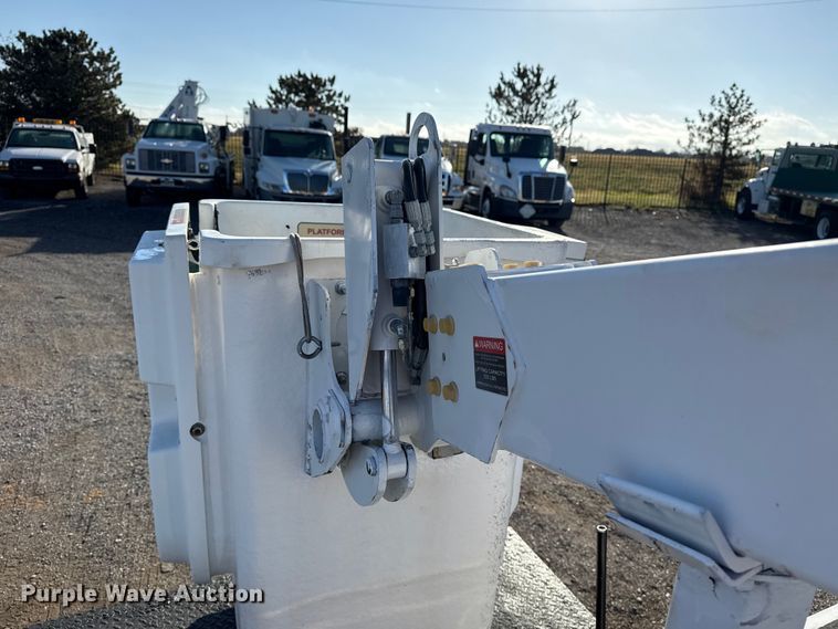 image for item EG1754 2011 Ford F450 Super Duty bucket truck