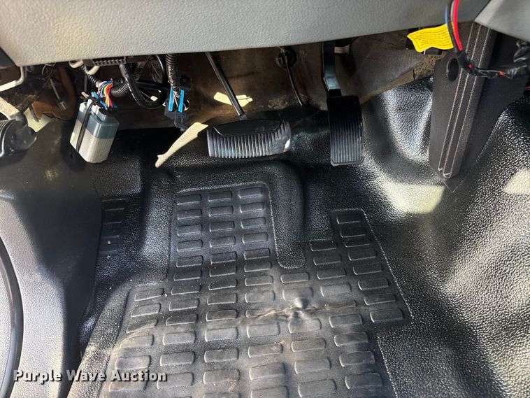 image for item EG1754 2011 Ford F450 Super Duty bucket truck