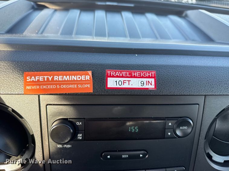 image for item EG1754 2011 Ford F450 Super Duty bucket truck