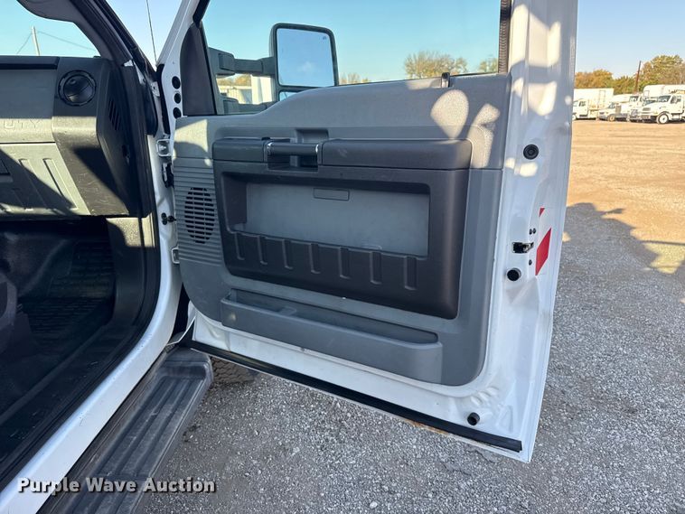 image for item EG1754 2011 Ford F450 Super Duty bucket truck