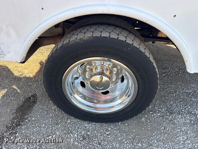 image for item EG1754 2011 Ford F450 Super Duty bucket truck