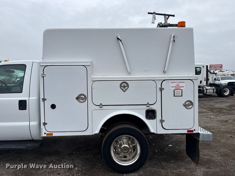 image for item EG1779 2015 Ford F450 Super Duty  fiber optic splicing truck