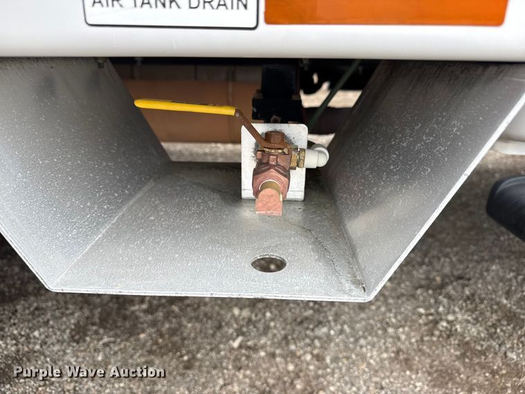 image for item EG1779 2015 Ford F450 Super Duty  fiber optic splicing truck