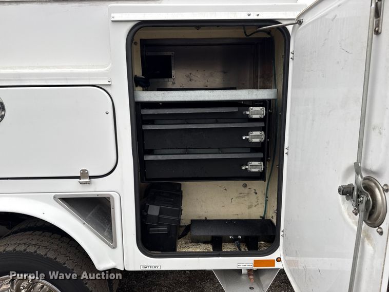 image for item EG1779 2015 Ford F450 Super Duty  fiber optic splicing truck