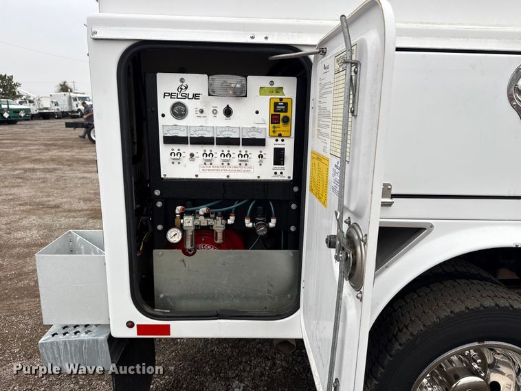 image for item EG1779 2015 Ford F450 Super Duty  fiber optic splicing truck