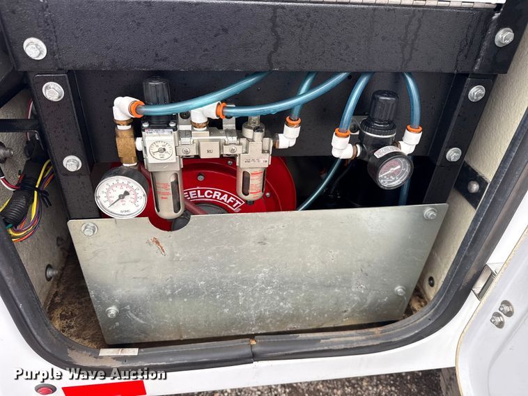 image for item EG1779 2015 Ford F450 Super Duty  fiber optic splicing truck