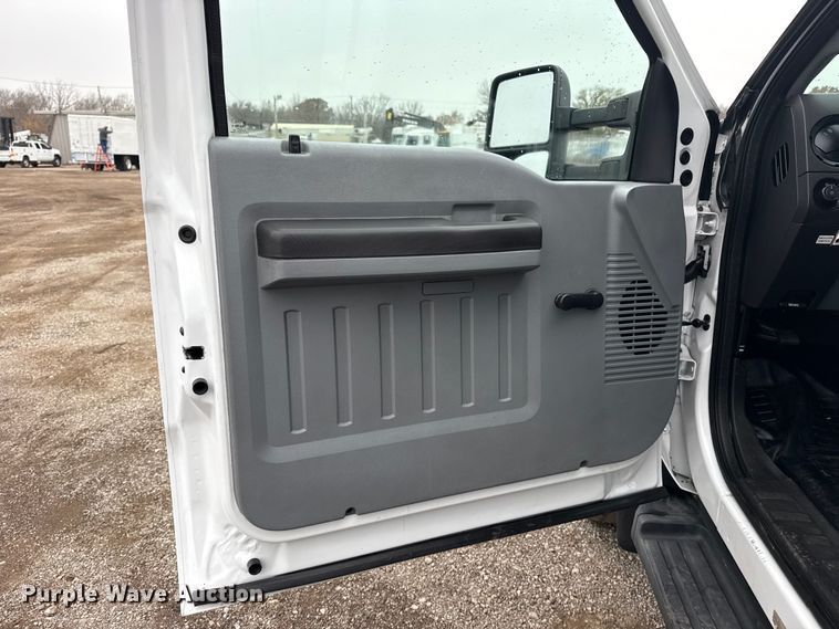 image for item EG1779 2015 Ford F450 Super Duty  fiber optic splicing truck