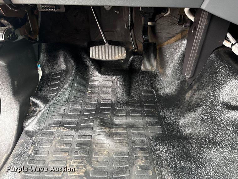 image for item EG1779 2015 Ford F450 Super Duty  fiber optic splicing truck