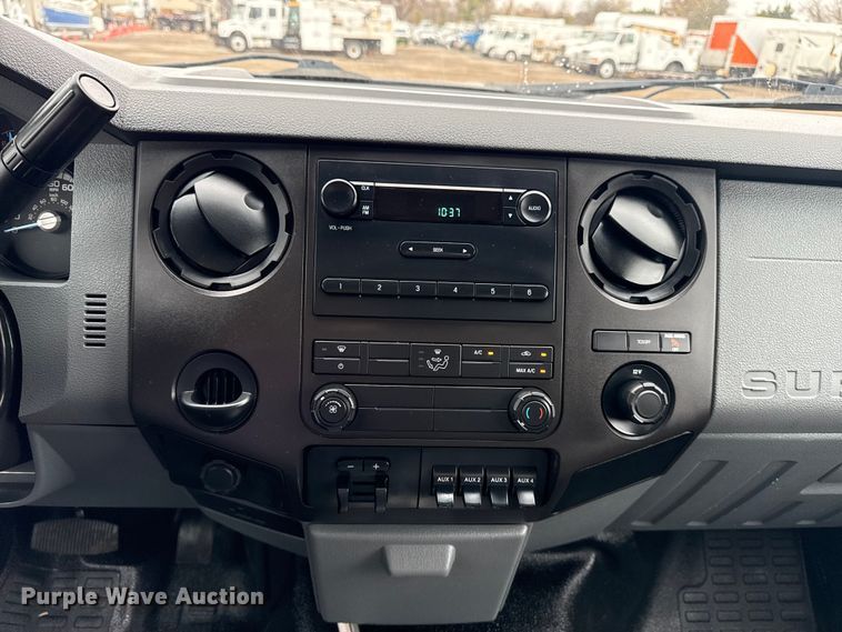 image for item EG1779 2015 Ford F450 Super Duty  fiber optic splicing truck