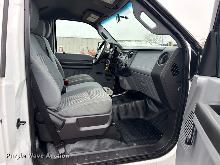 image for item EG1779 2015 Ford F450 Super Duty  fiber optic splicing truck