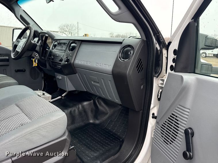 image for item EG1779 2015 Ford F450 Super Duty  fiber optic splicing truck