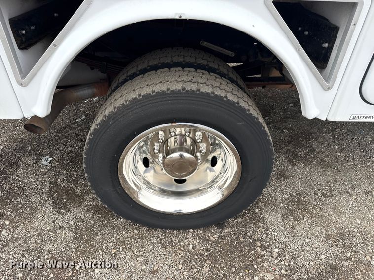 image for item EG1779 2015 Ford F450 Super Duty  fiber optic splicing truck