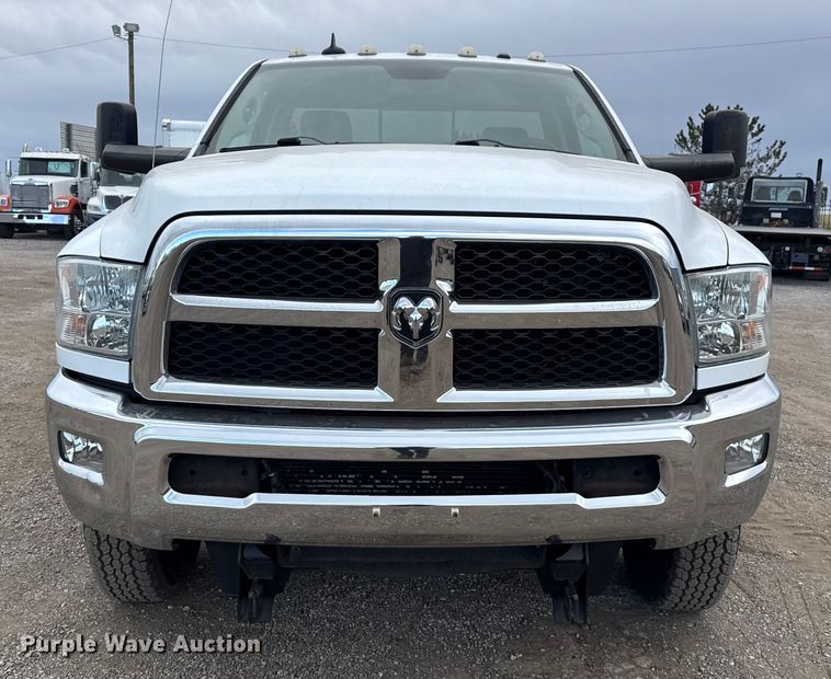 image for item EG1884 2015 Ram 3500 utility bed pickup truck