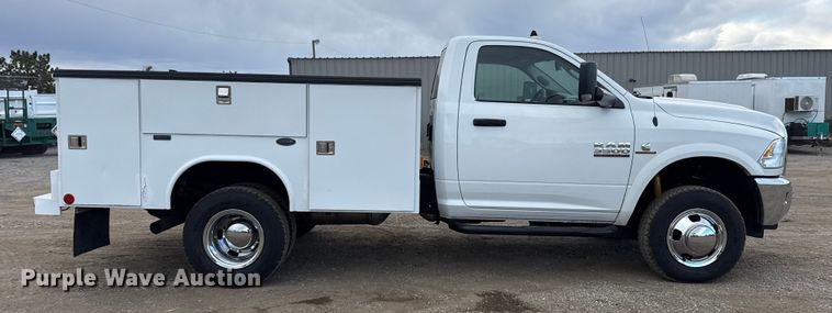 image for item EG1884 2015 Ram 3500 utility bed pickup truck