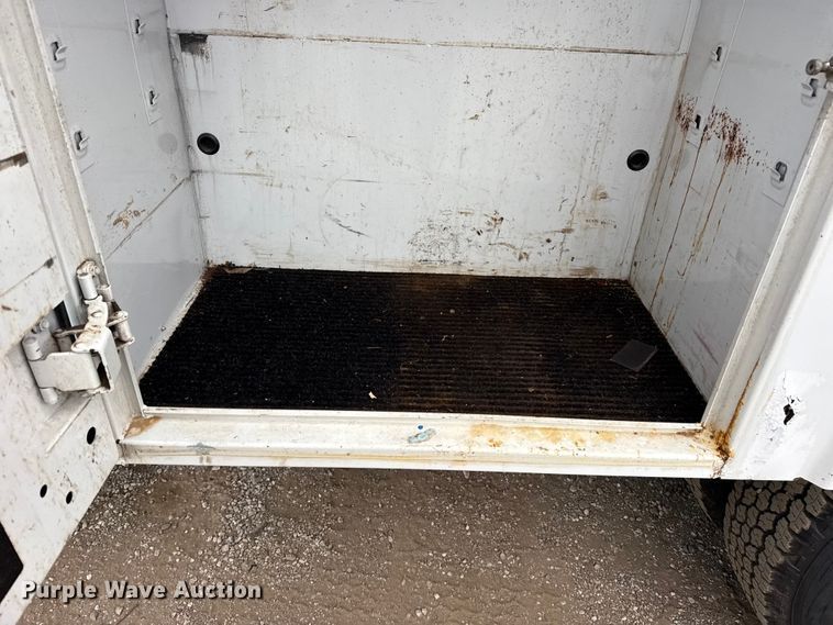 image for item EG1884 2015 Ram 3500 utility bed pickup truck