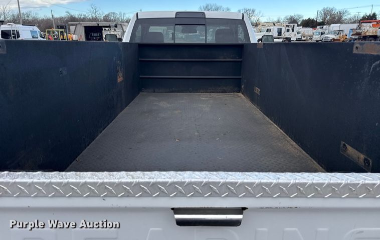 image for item EG1884 2015 Ram 3500 utility bed pickup truck