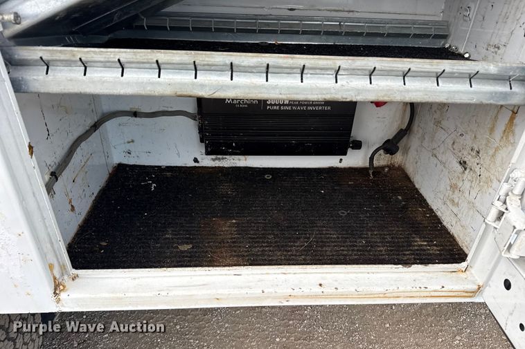 image for item EG1884 2015 Ram 3500 utility bed pickup truck